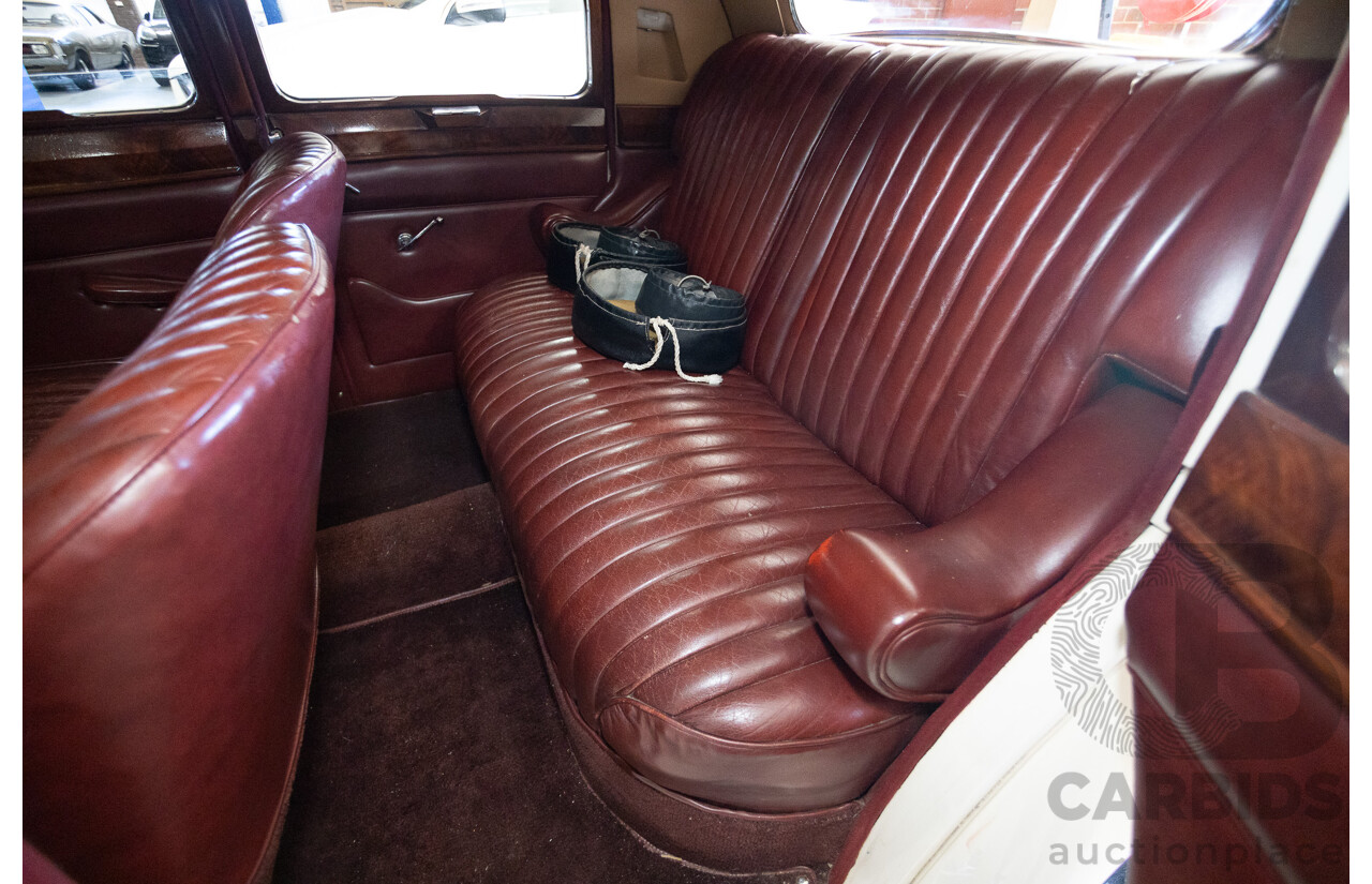 1947 Jaguar Mk IV Saloon White 3.5L