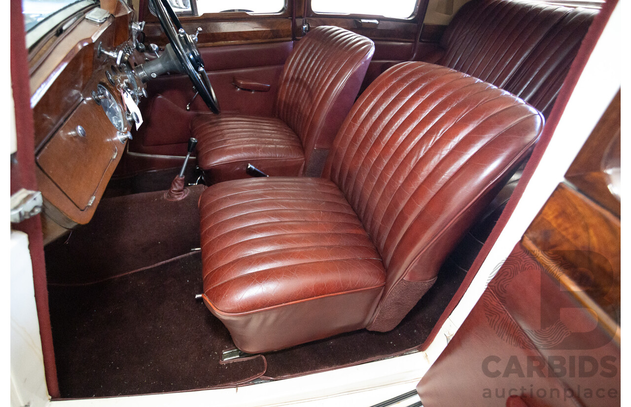 1947 Jaguar Mk IV Saloon White 3.5L