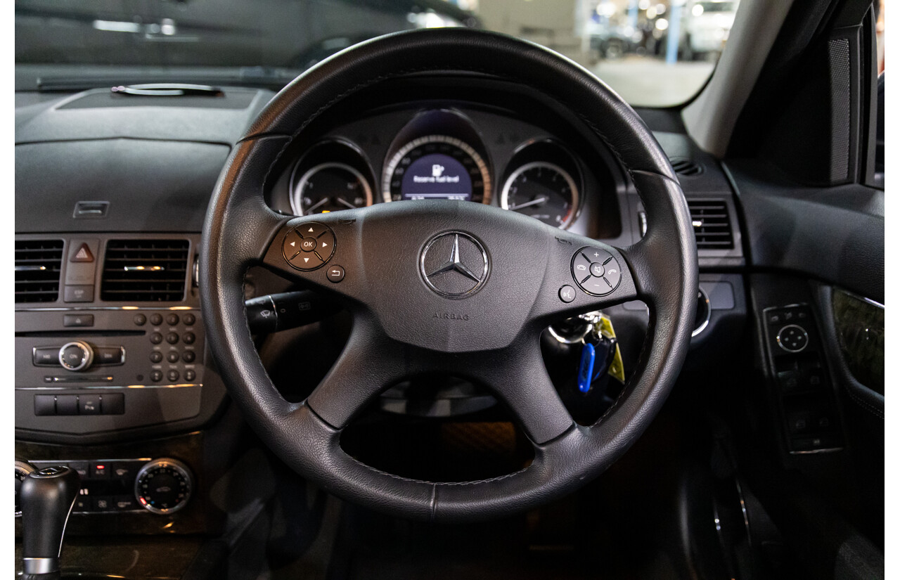 8/2009 Mercedes-Benz C200 Kompressor Classic W204 4d Sedan Tenorite Grey Metallic Supercharged 1.8L