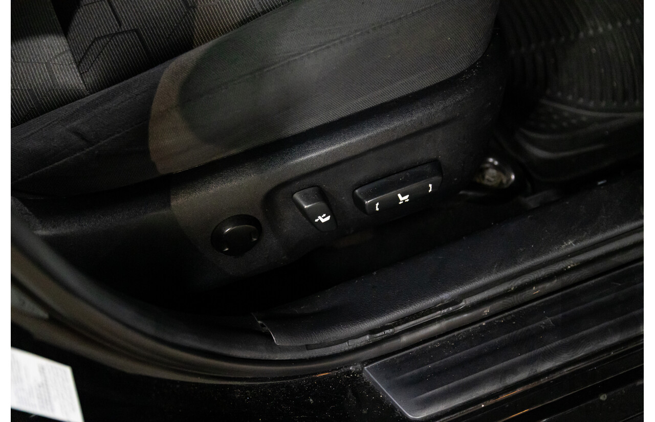 2/2013 Toyota Aurion AT-X GSV50R 4d Sedan Attitude Black Metallic V6 3.5L