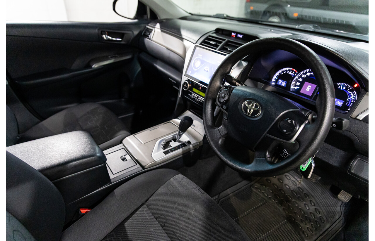 2/2013 Toyota Aurion AT-X GSV50R 4d Sedan Attitude Black Metallic V6 3.5L