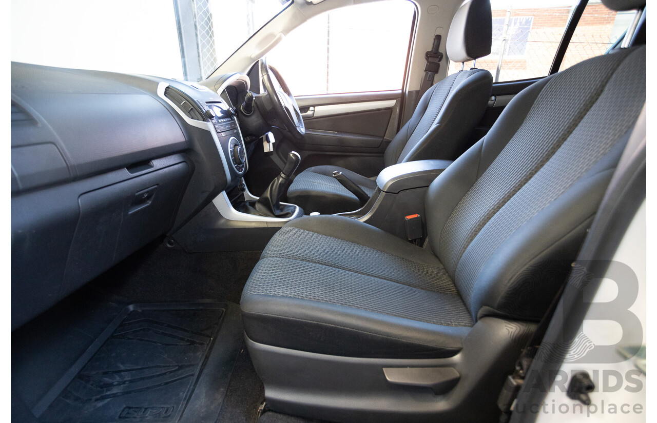 09/2015 Isuzu MU-X LS-U (4x4) UC MY15 4D Wagon Silky White Pearl Turbo Diesel 3.0L - 7 Seats