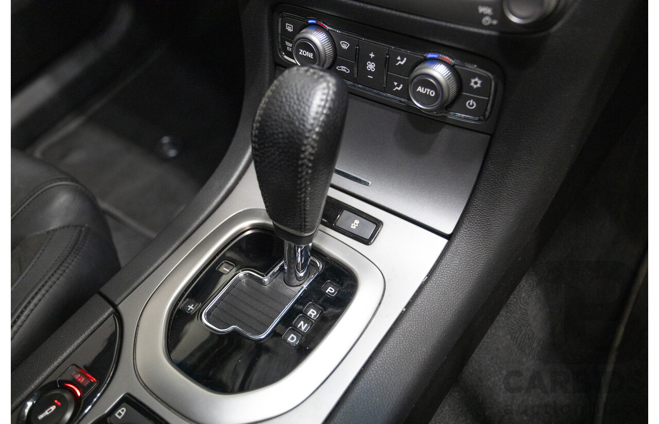 05/2012 Holden Special Vehicles (HSV) Grange Build No.219 WM3 MY12 4D Sedan Alto Grey V8 6.2L