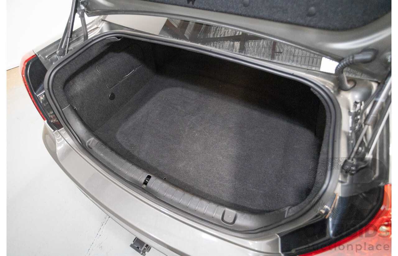 05/2012 Holden Special Vehicles (HSV) Grange Build No.219 WM3 MY12 4D Sedan Alto Grey V8 6.2L