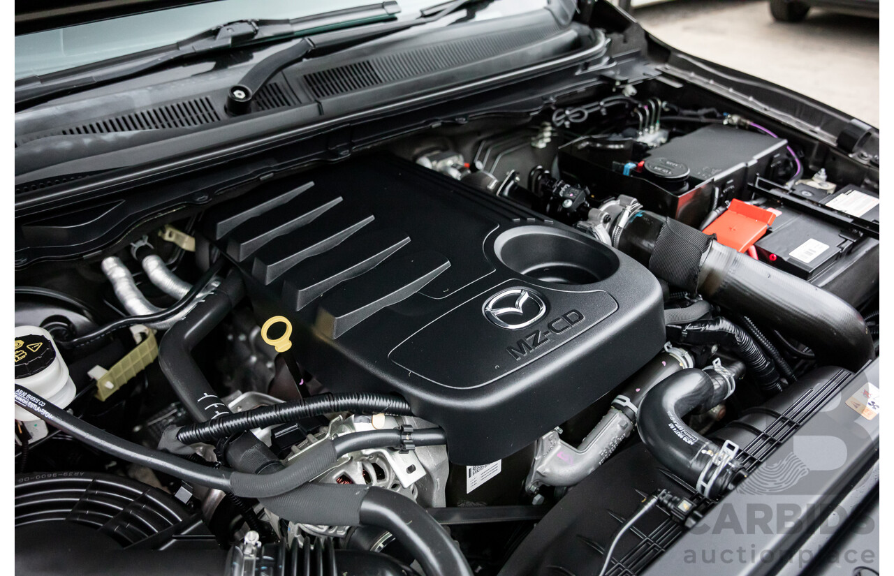 12/2015 Mazda BT-50 XTR (4x4) MY16 Dual Cab Utility Desert Bronze Metallic Turbo Diesel 3.2L