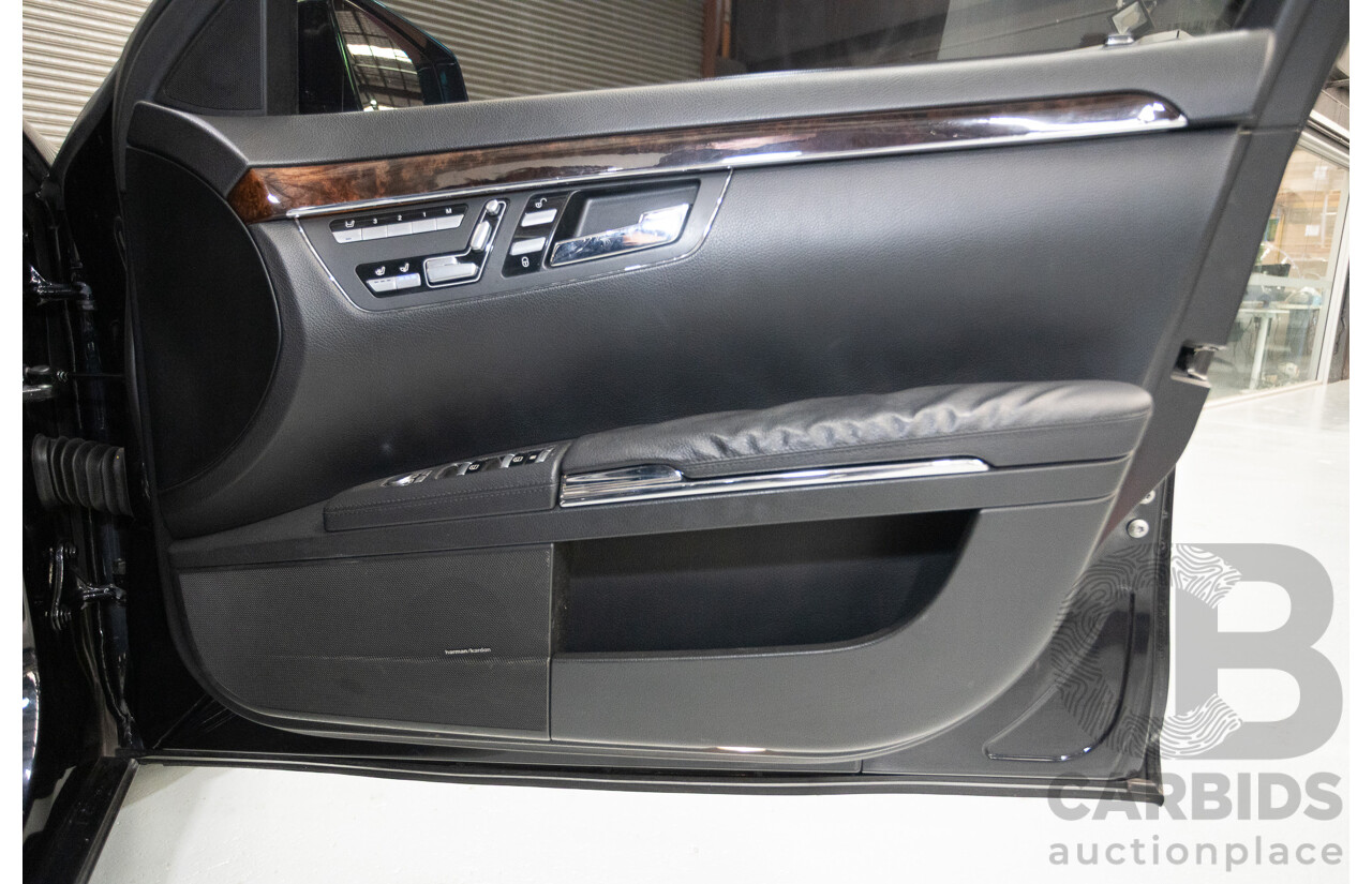 11/2010 Mercedes-Benz S350 221 09 Upgrade 4D Sedan Chromit Majestic Black Metallic V6 3.5L