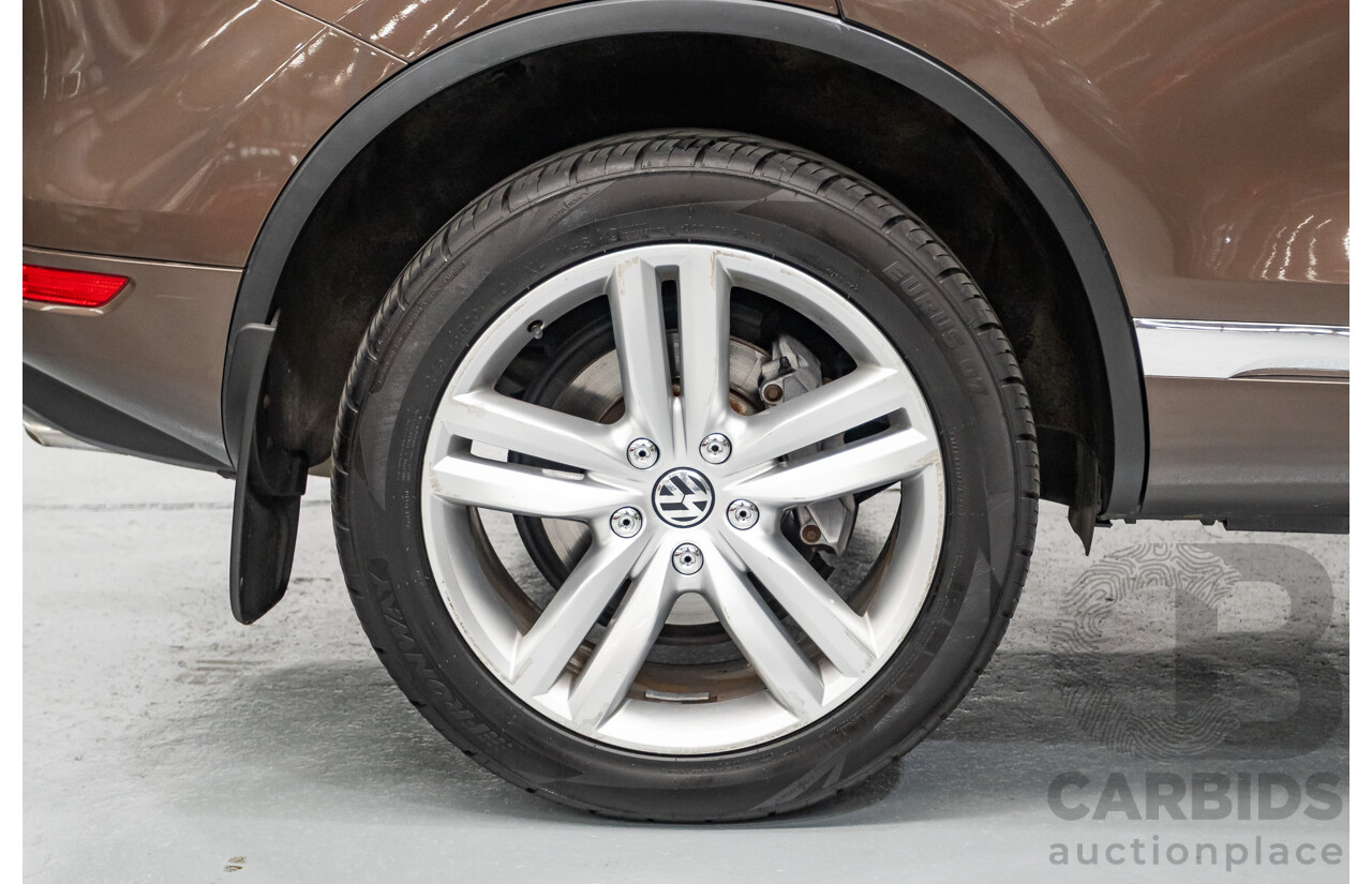 04/2013 Volkswagen Touareg V6 TDI (AWD) 7P MY13.5 4D Wagon Graciosa Brown Metallic Turbo Diesel 3.0L