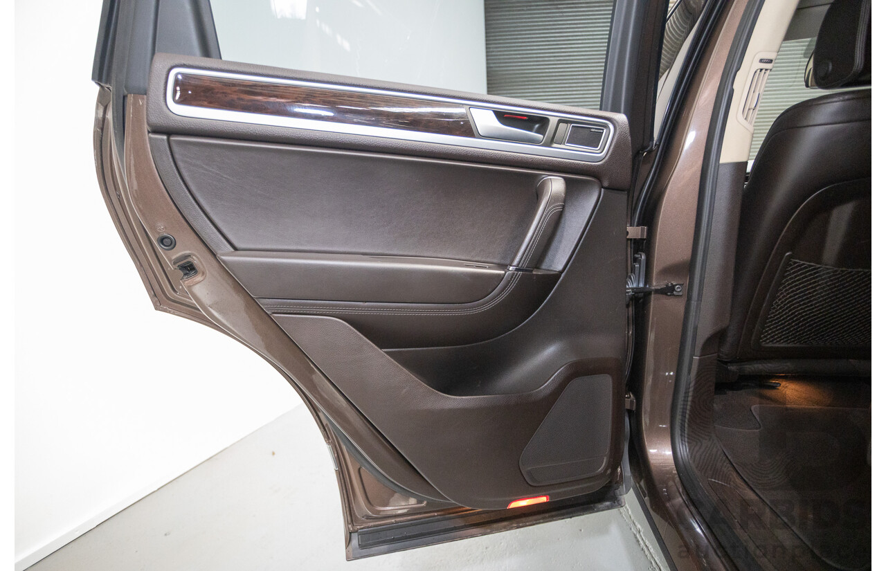 04/2013 Volkswagen Touareg V6 TDI (AWD) 7P MY13.5 4D Wagon Graciosa Brown Metallic Turbo Diesel 3.0L
