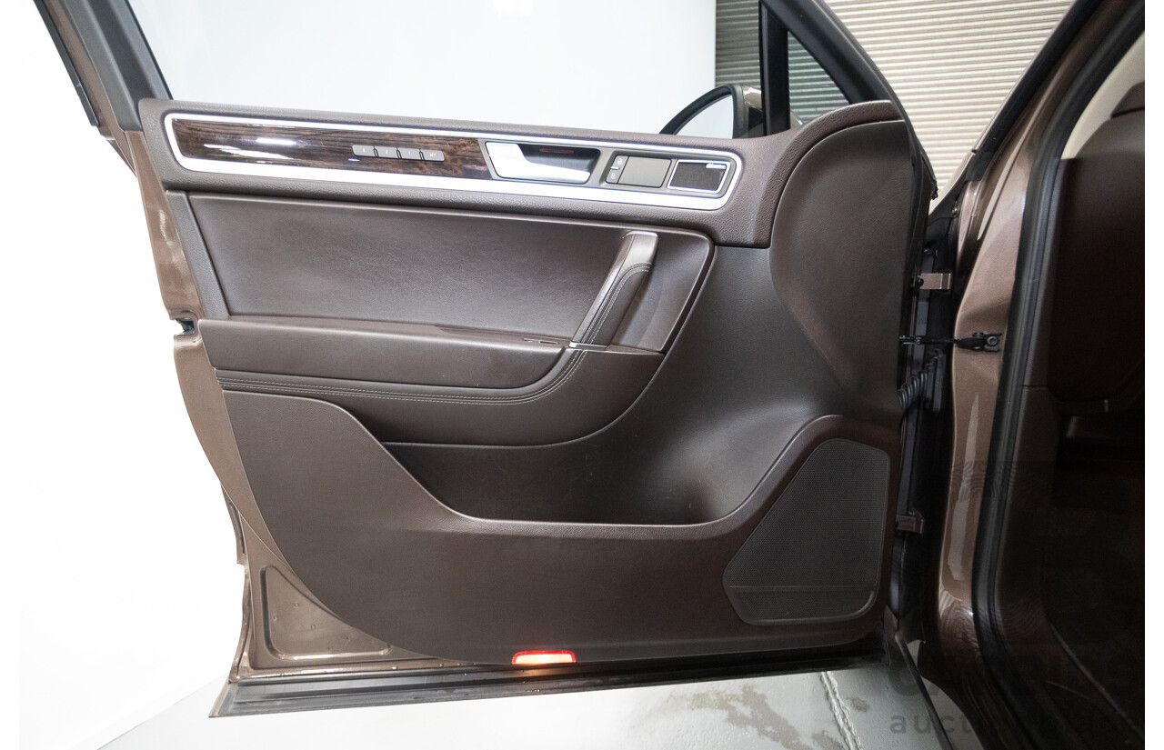 04/2013 Volkswagen Touareg V6 TDI (AWD) 7P MY13.5 4D Wagon Graciosa Brown Metallic Turbo Diesel 3.0L