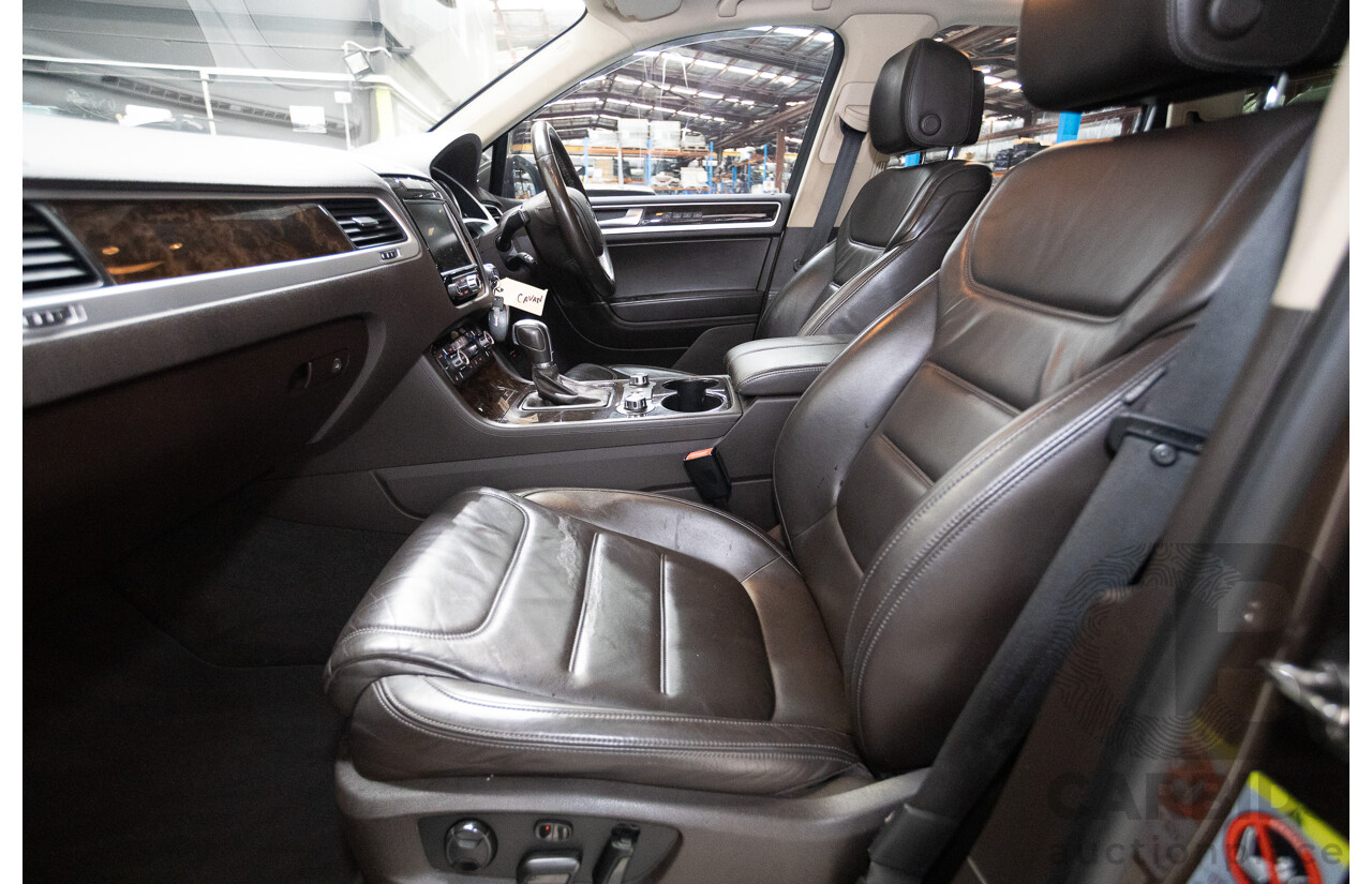 04/2013 Volkswagen Touareg V6 TDI (AWD) 7P MY13.5 4D Wagon Graciosa Brown Metallic Turbo Diesel 3.0L