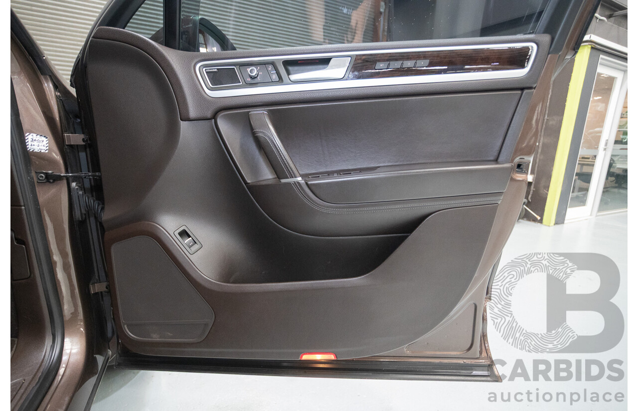 04/2013 Volkswagen Touareg V6 TDI (AWD) 7P MY13.5 4D Wagon Graciosa Brown Metallic Turbo Diesel 3.0L