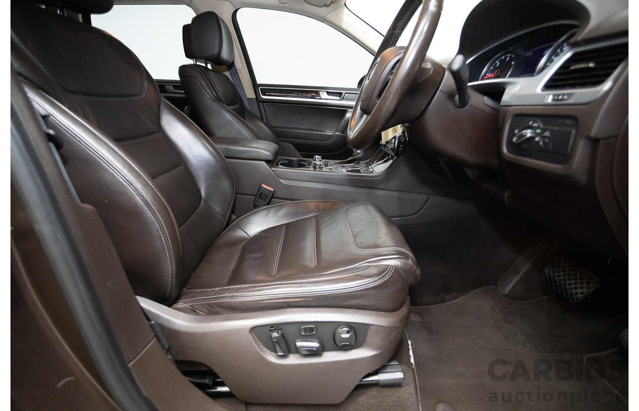04/2013 Volkswagen Touareg V6 TDI (AWD) 7P MY13.5 4D Wagon Graciosa Brown Metallic Turbo Diesel 3.0L