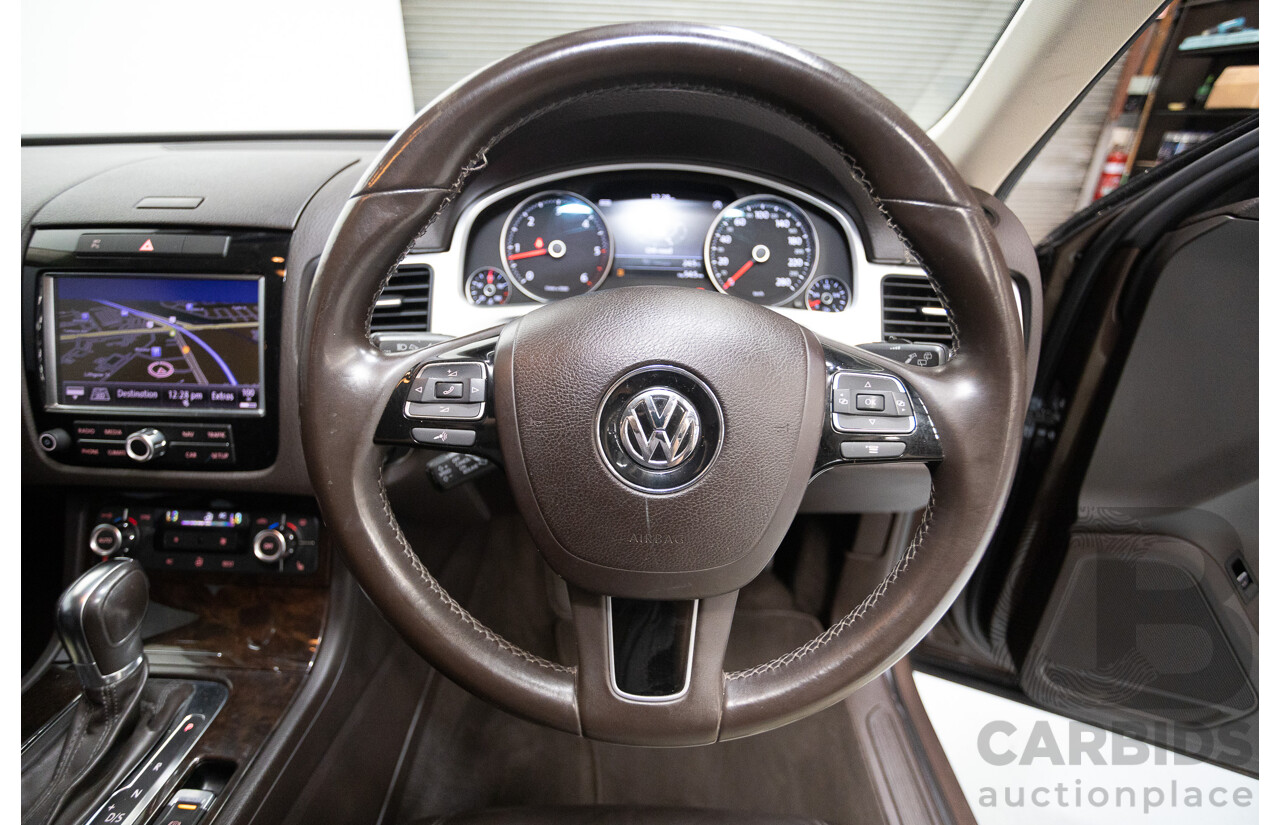 04/2013 Volkswagen Touareg V6 TDI (AWD) 7P MY13.5 4D Wagon Graciosa Brown Metallic Turbo Diesel 3.0L