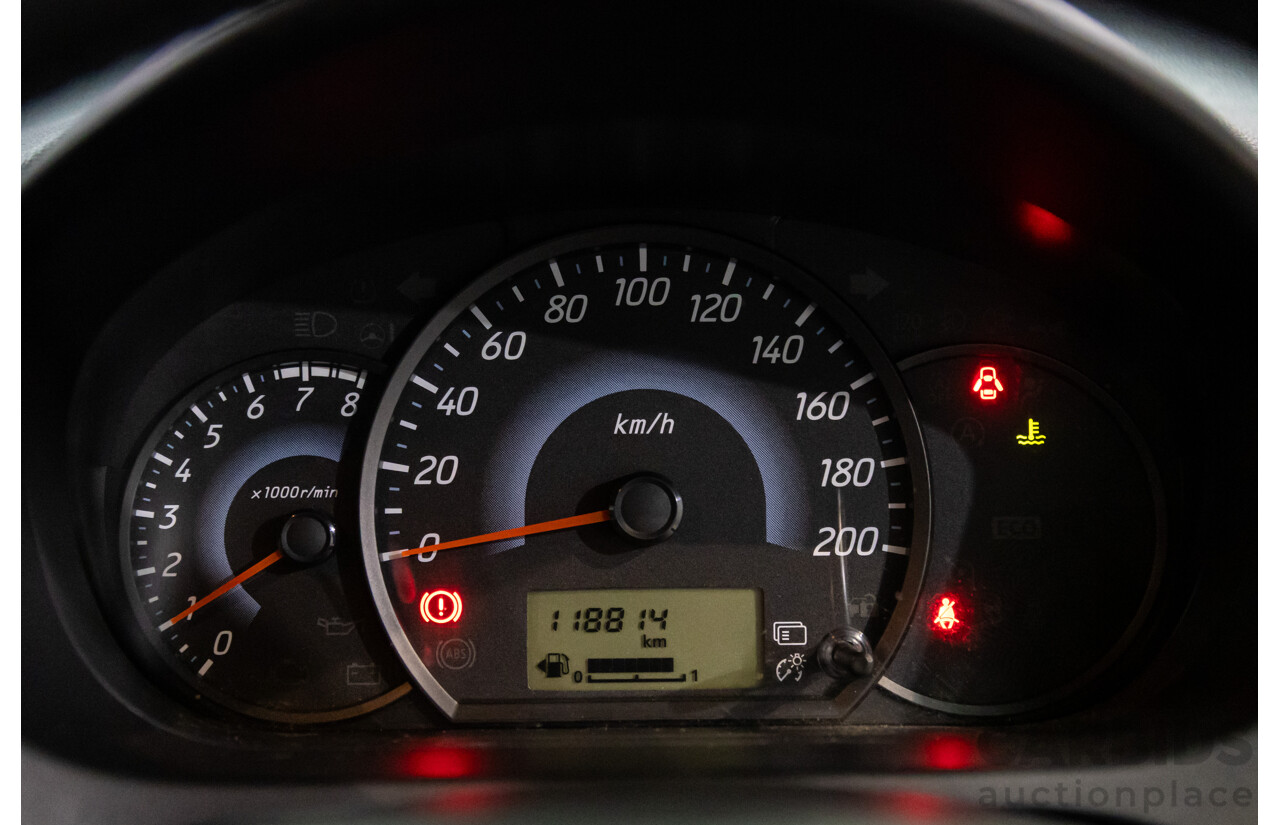 8/2013 Mitsubishi Mirage ES LA 5d Hatchback White 1.2L