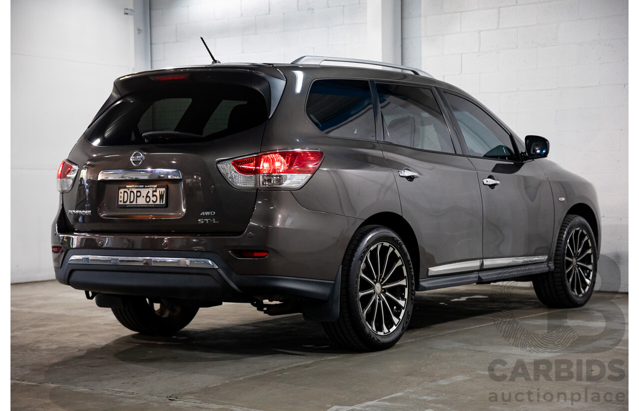 12/2015 Nissan Pathfinder ST-L (4x4) R52 MY15 4d Wagon Gun Metallic V6 3.5L