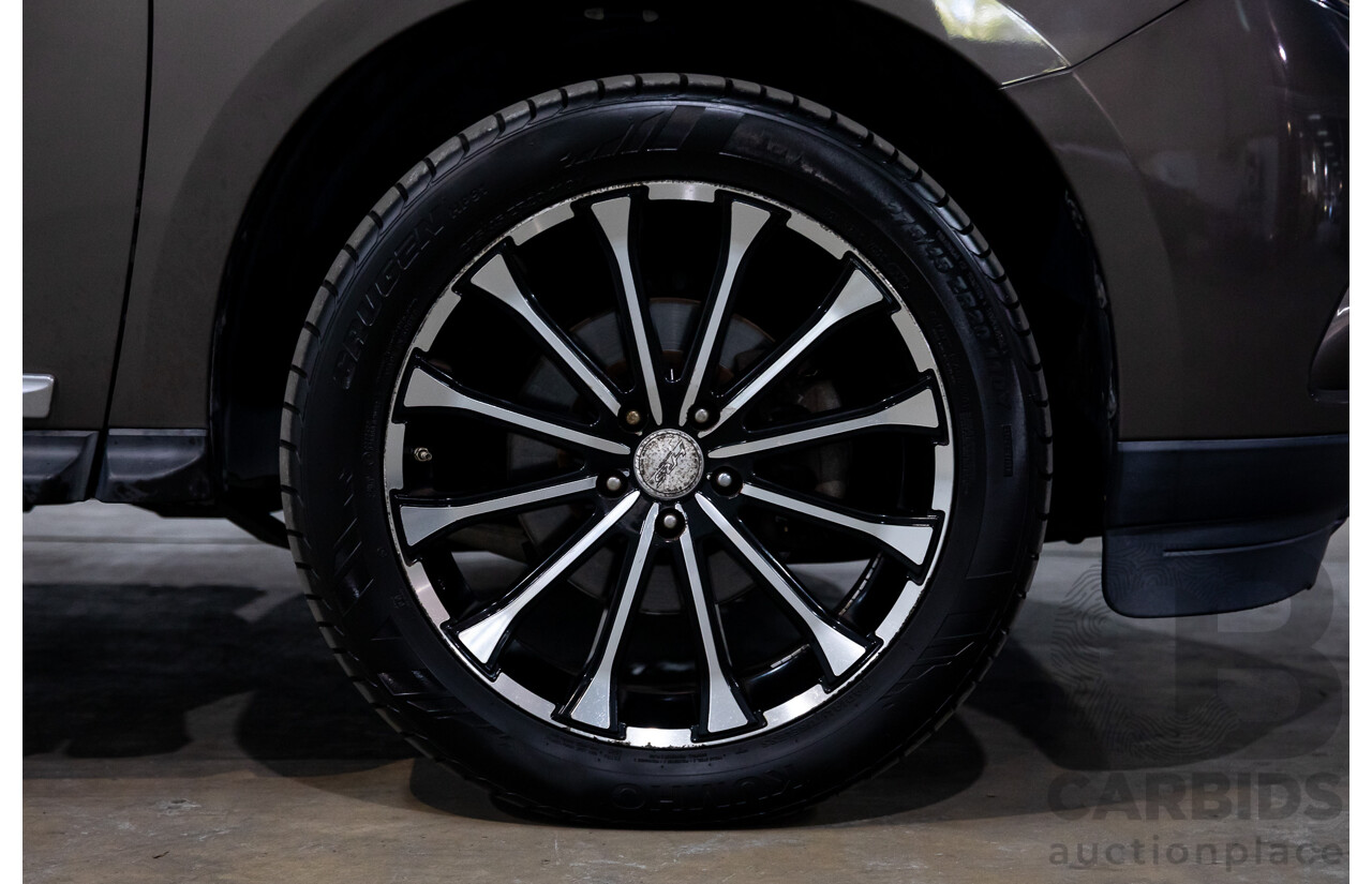 12/2015 Nissan Pathfinder ST-L (4x4) R52 MY15 4d Wagon Gun Metallic V6 3.5L