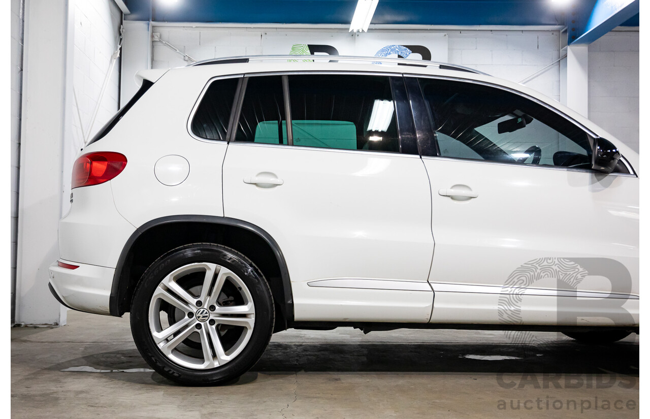 03/2016 Volkswagen Tiguan 155 TSI R-Line (AWD) 5NC MY16 4d Wagon Pure White Turbo 2.0L