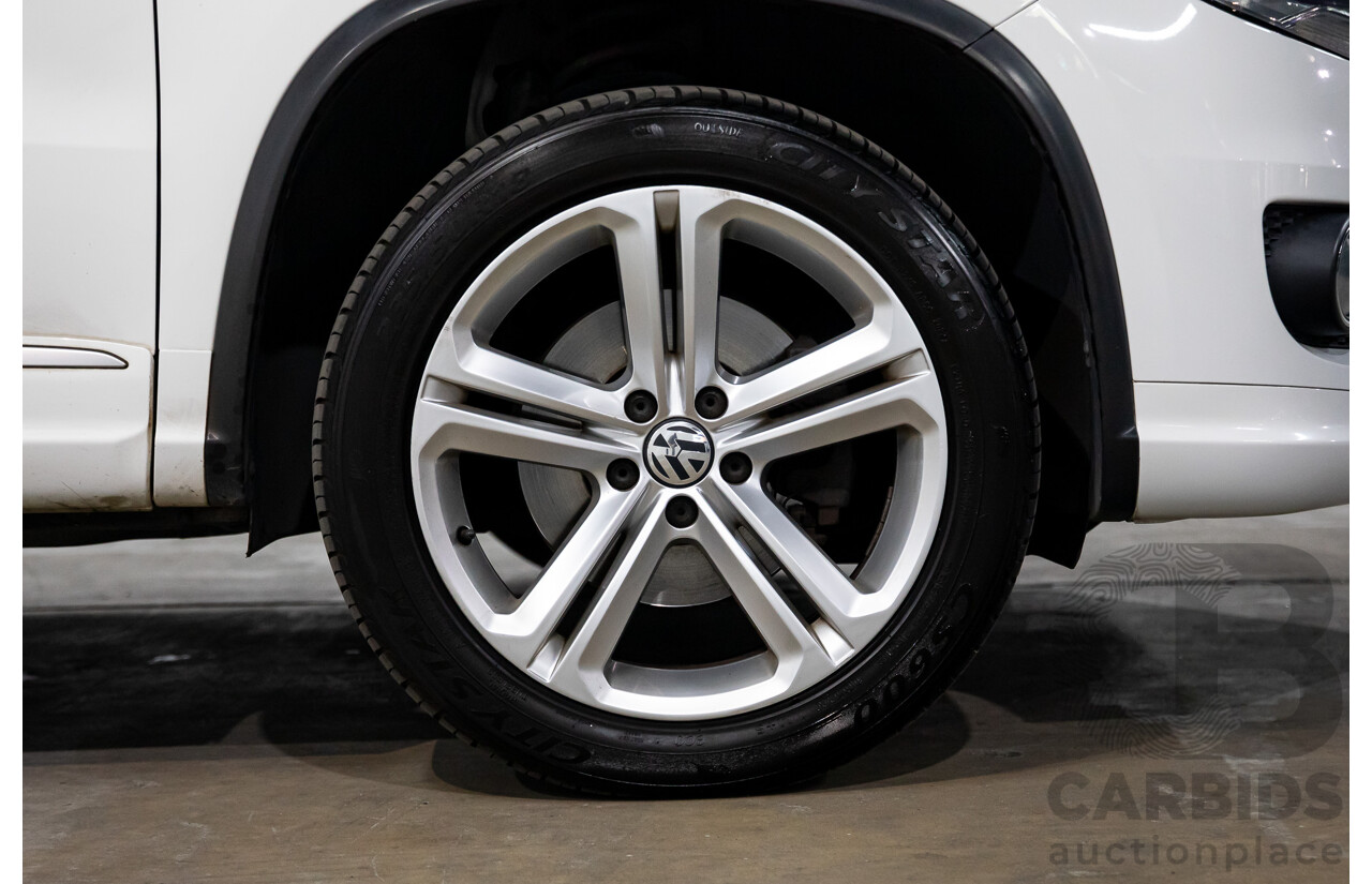 03/2016 Volkswagen Tiguan 155 TSI R-Line (AWD) 5NC MY16 4d Wagon Pure White Turbo 2.0L