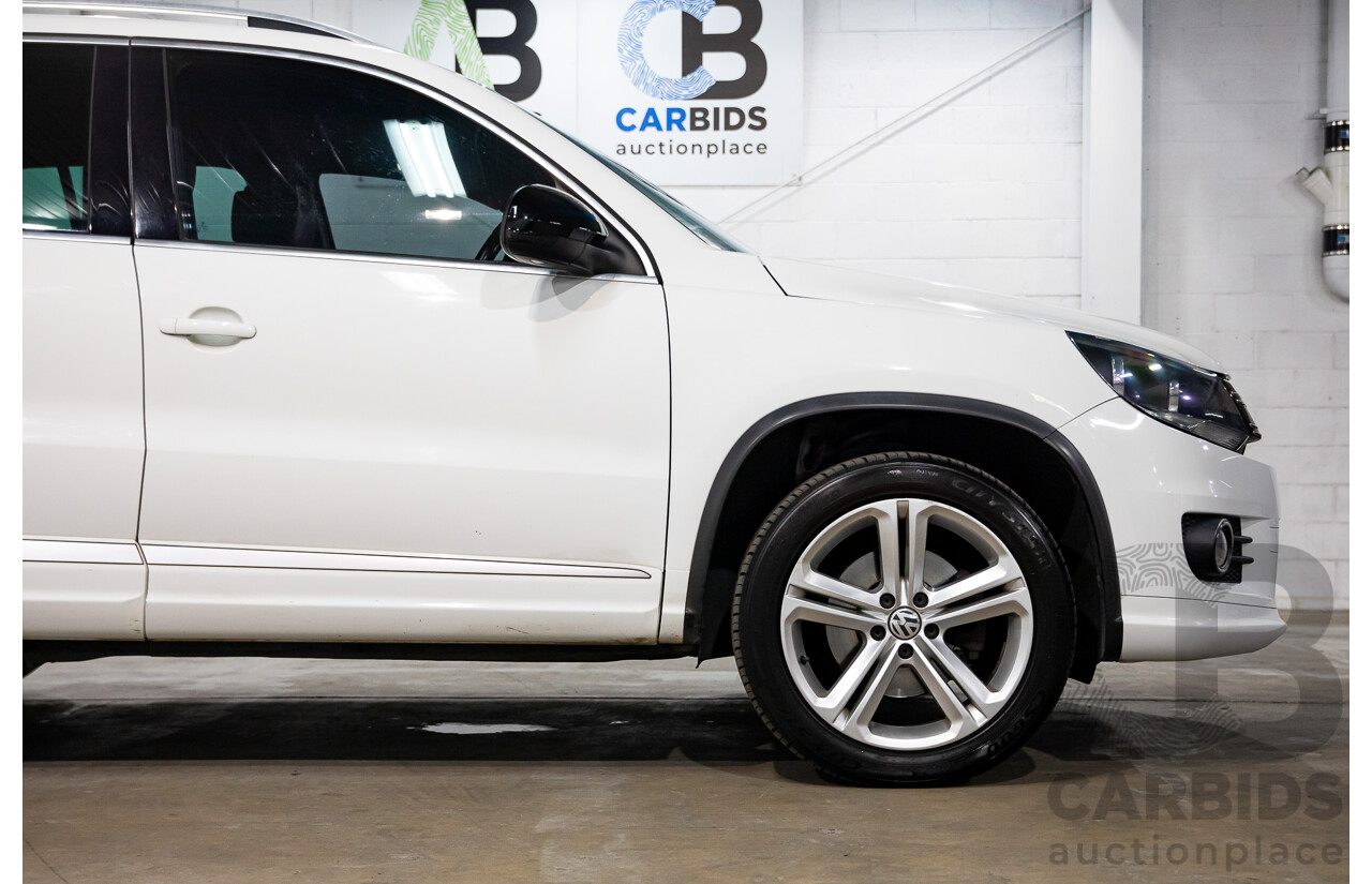 03/2016 Volkswagen Tiguan 155 TSI R-Line (AWD) 5NC MY16 4d Wagon Pure White Turbo 2.0L
