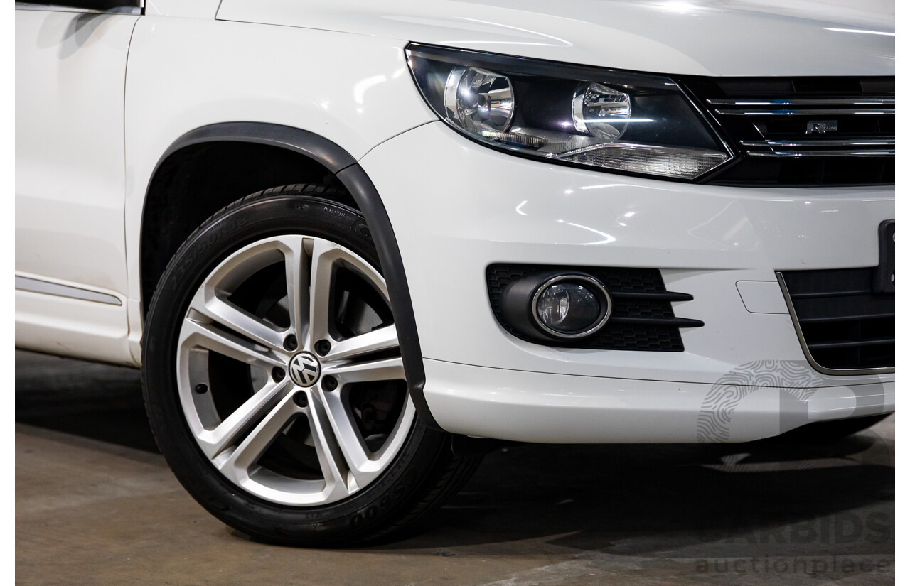 03/2016 Volkswagen Tiguan 155 TSI R-Line (AWD) 5NC MY16 4d Wagon Pure White Turbo 2.0L