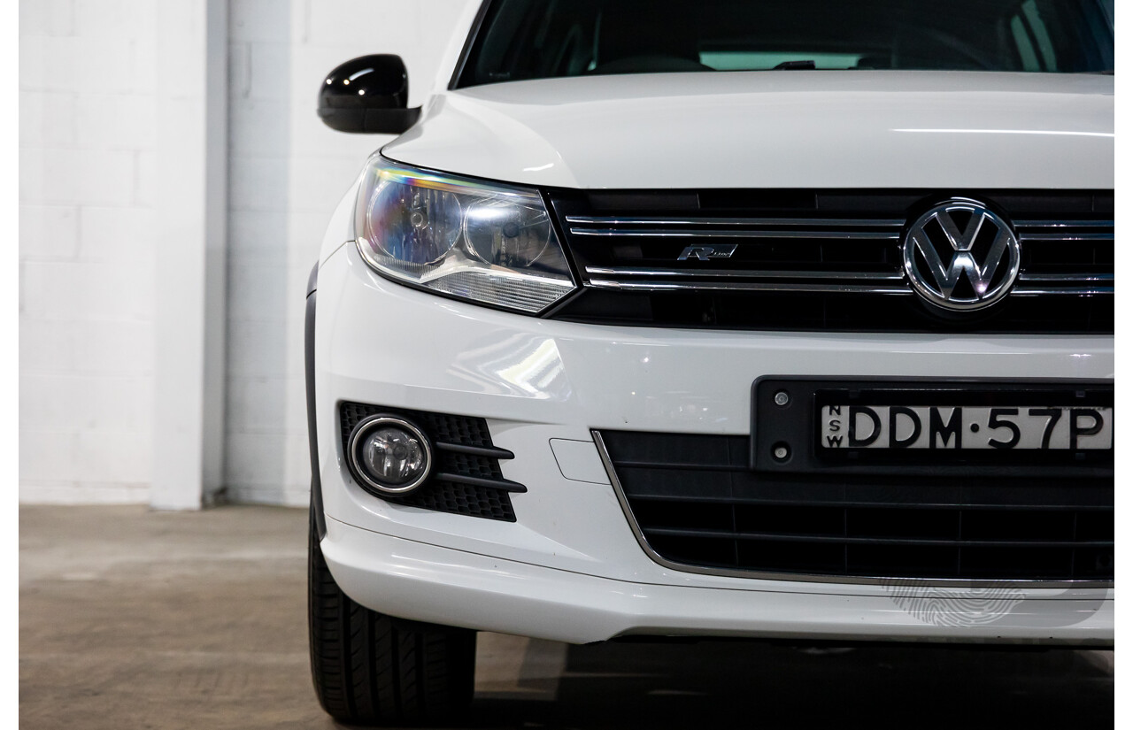 03/2016 Volkswagen Tiguan 155 TSI R-Line (AWD) 5NC MY16 4d Wagon Pure White Turbo 2.0L