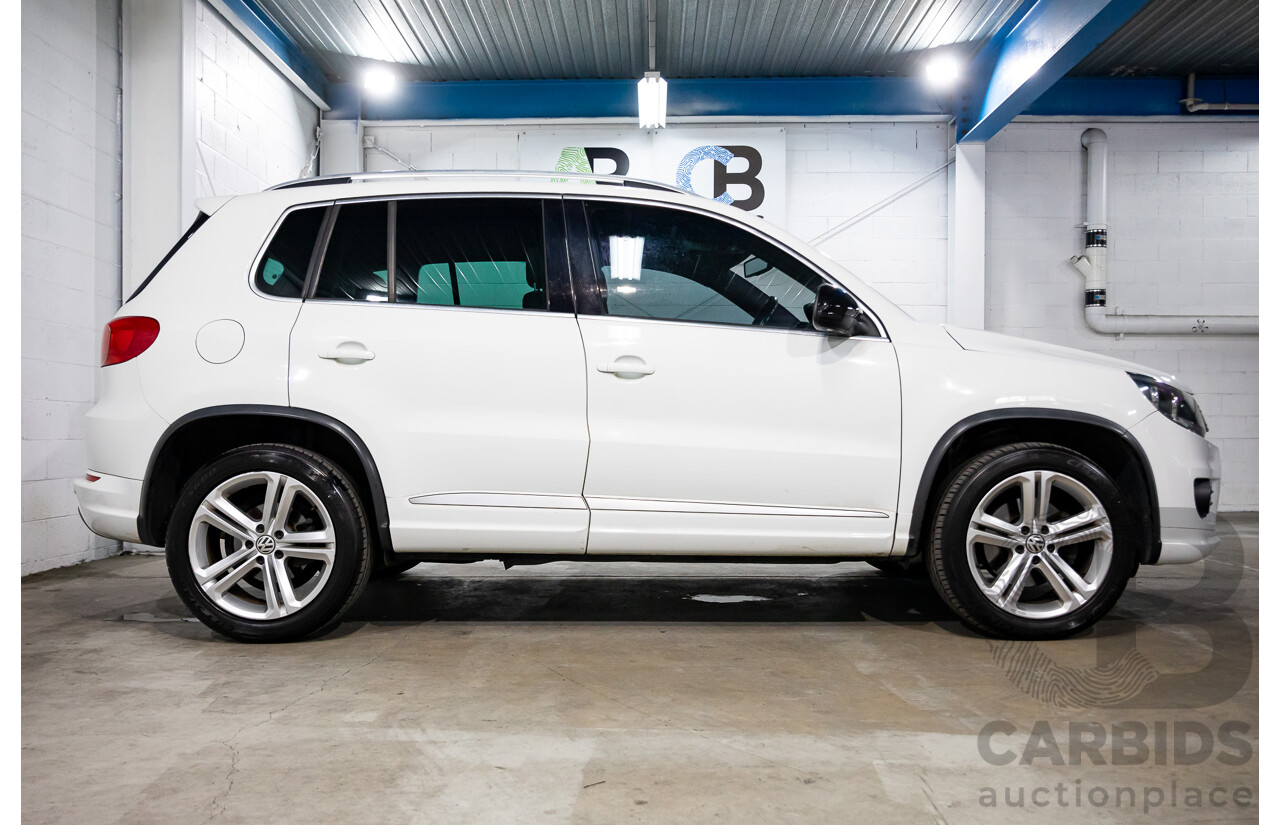 03/2016 Volkswagen Tiguan 155 TSI R-Line (AWD) 5NC MY16 4d Wagon Pure White Turbo 2.0L