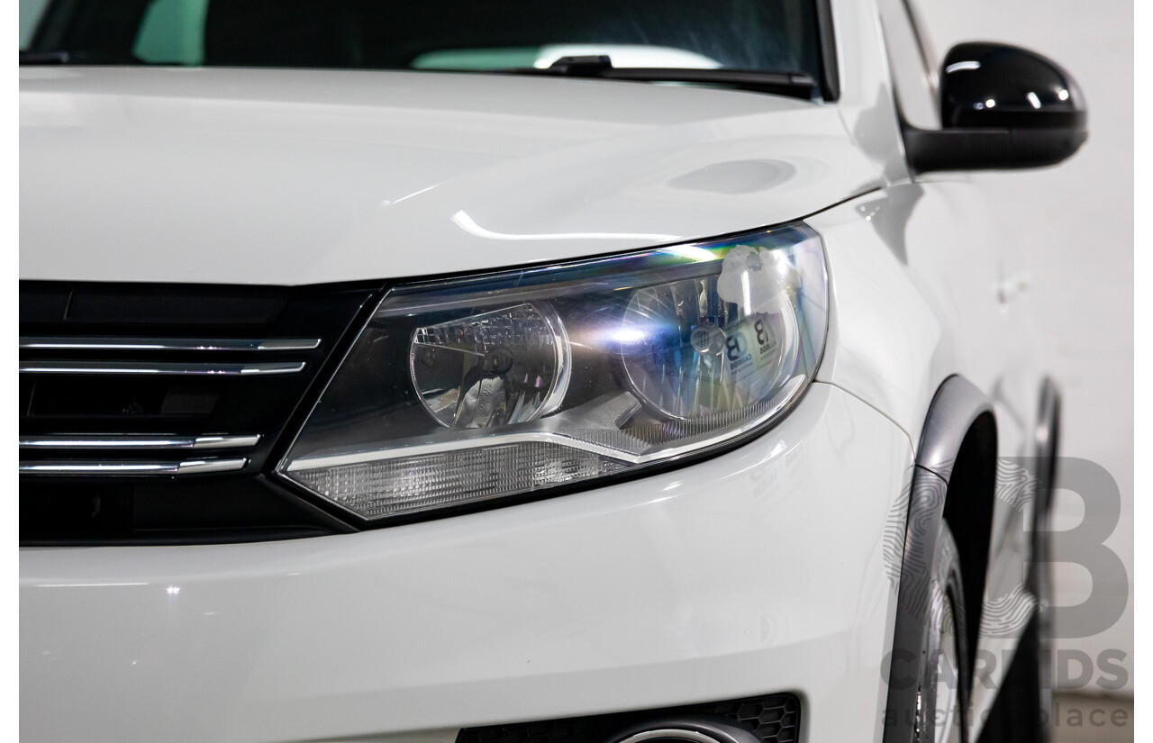 03/2016 Volkswagen Tiguan 155 TSI R-Line (AWD) 5NC MY16 4d Wagon Pure White Turbo 2.0L