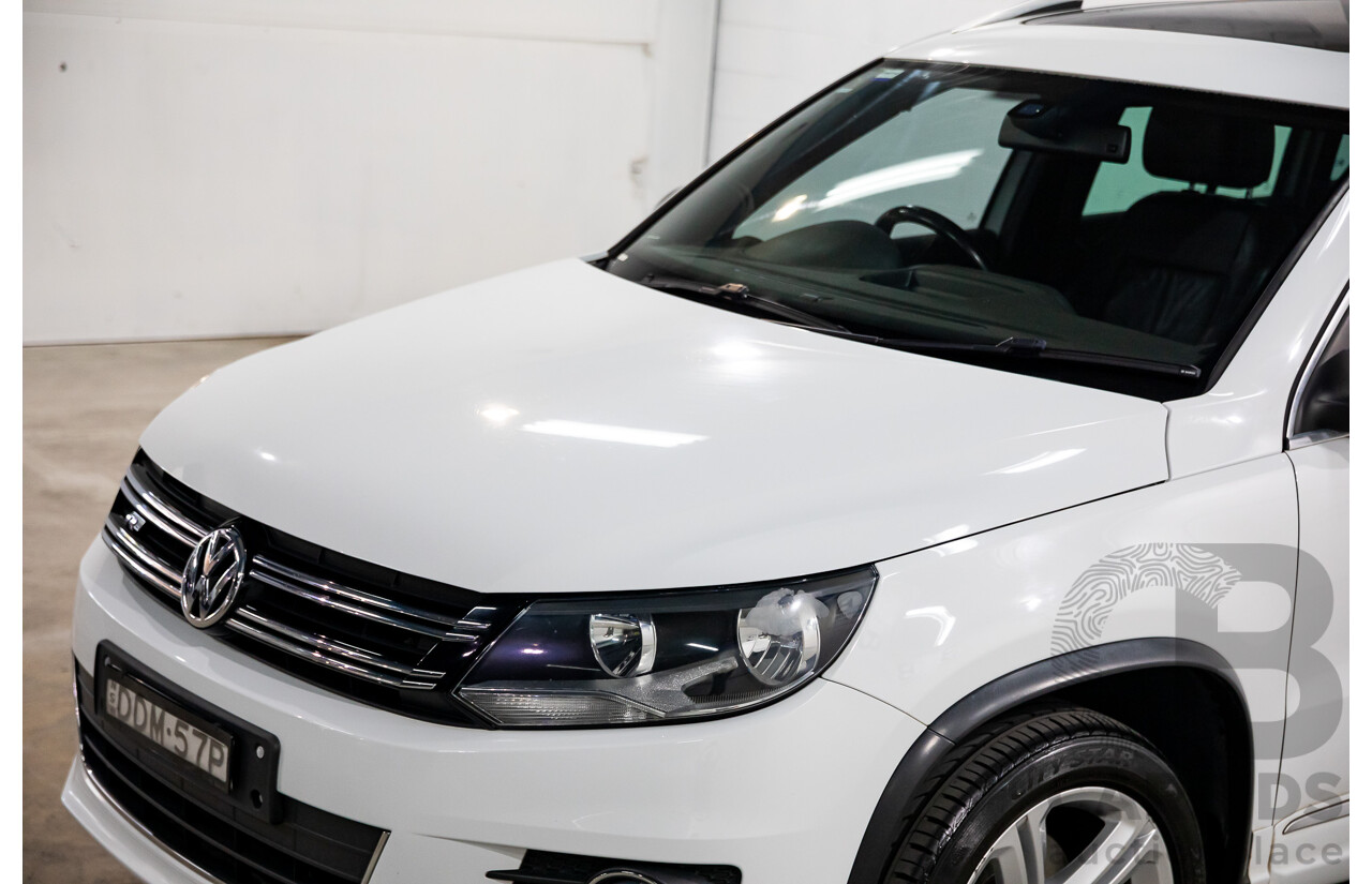 03/2016 Volkswagen Tiguan 155 TSI R-Line (AWD) 5NC MY16 4d Wagon Pure White Turbo 2.0L