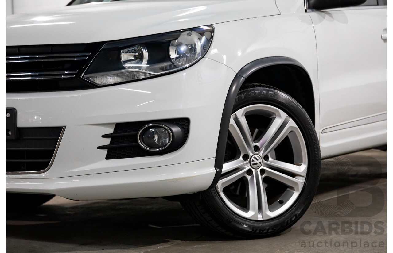 03/2016 Volkswagen Tiguan 155 TSI R-Line (AWD) 5NC MY16 4d Wagon Pure White Turbo 2.0L