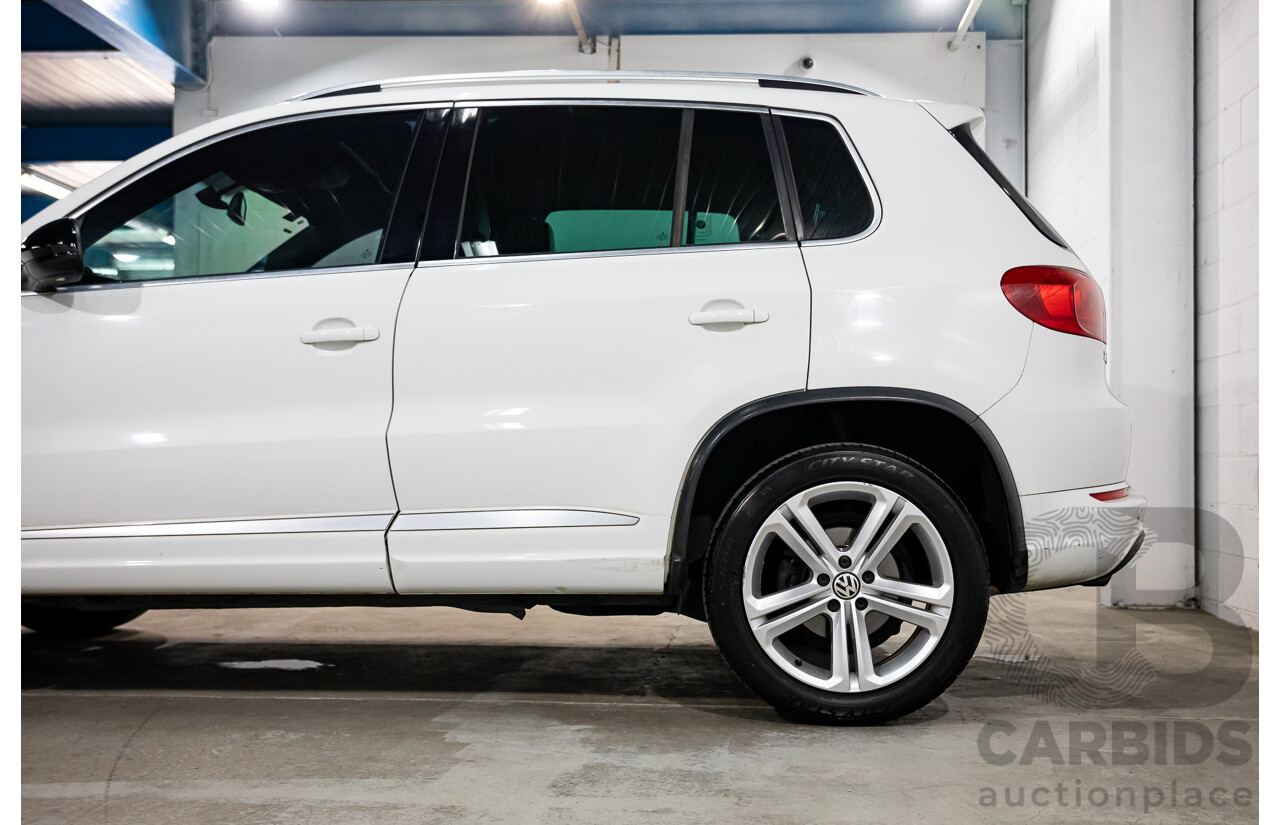 03/2016 Volkswagen Tiguan 155 TSI R-Line (AWD) 5NC MY16 4d Wagon Pure White Turbo 2.0L