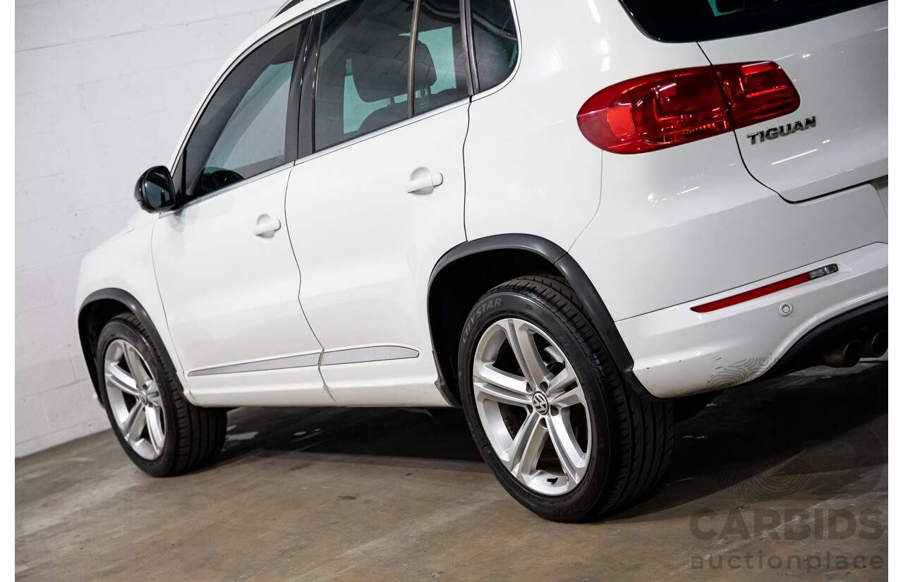 03/2016 Volkswagen Tiguan 155 TSI R-Line (AWD) 5NC MY16 4d Wagon Pure White Turbo 2.0L