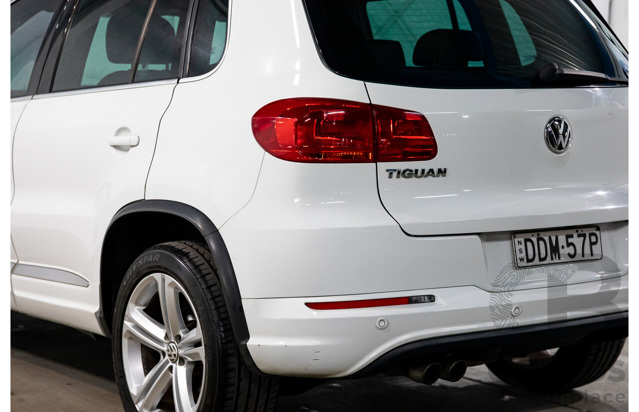 03/2016 Volkswagen Tiguan 155 TSI R-Line (AWD) 5NC MY16 4d Wagon Pure White Turbo 2.0L