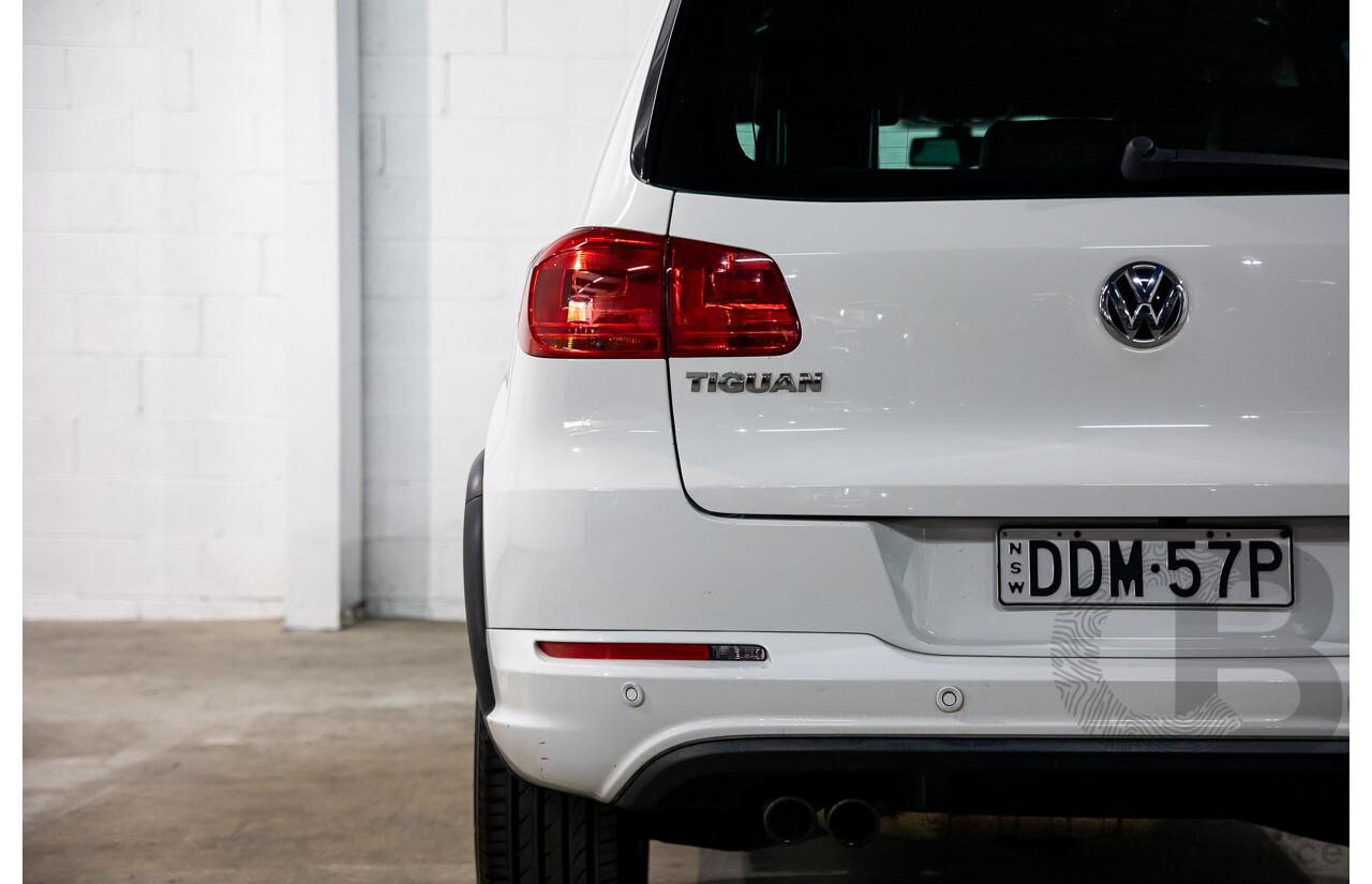 03/2016 Volkswagen Tiguan 155 TSI R-Line (AWD) 5NC MY16 4d Wagon Pure White Turbo 2.0L