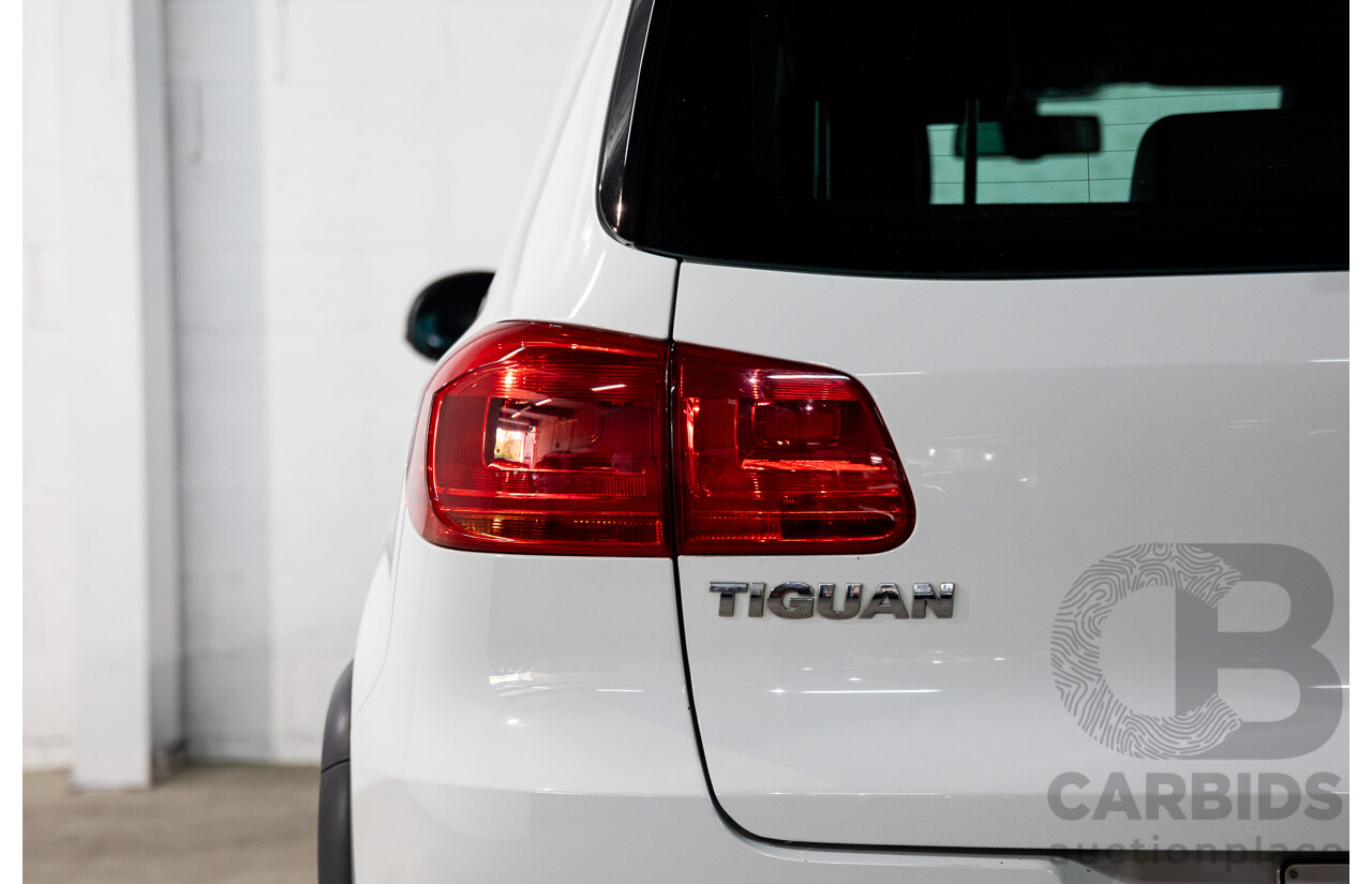 03/2016 Volkswagen Tiguan 155 TSI R-Line (AWD) 5NC MY16 4d Wagon Pure White Turbo 2.0L