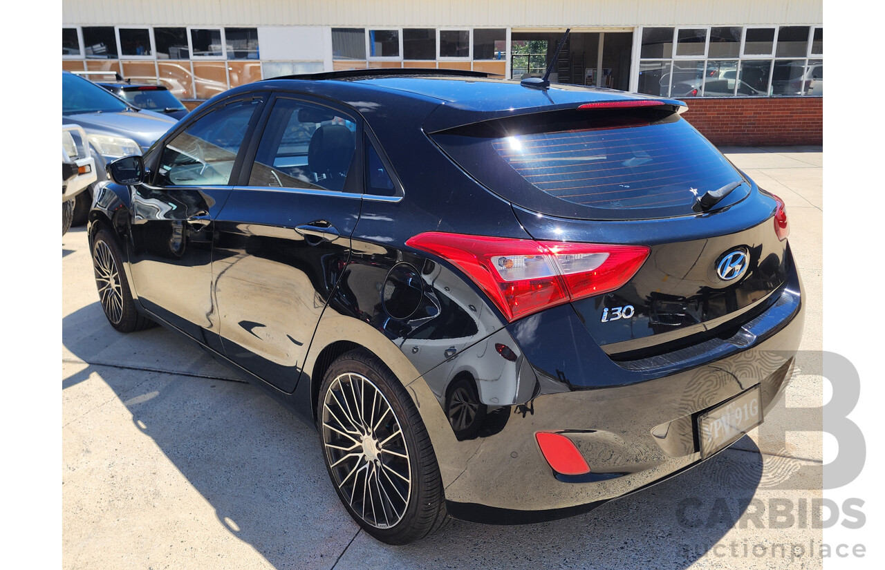 10/2014 Hyundai i30 Premium GD MY14 5d Hatchback Black 1.8L