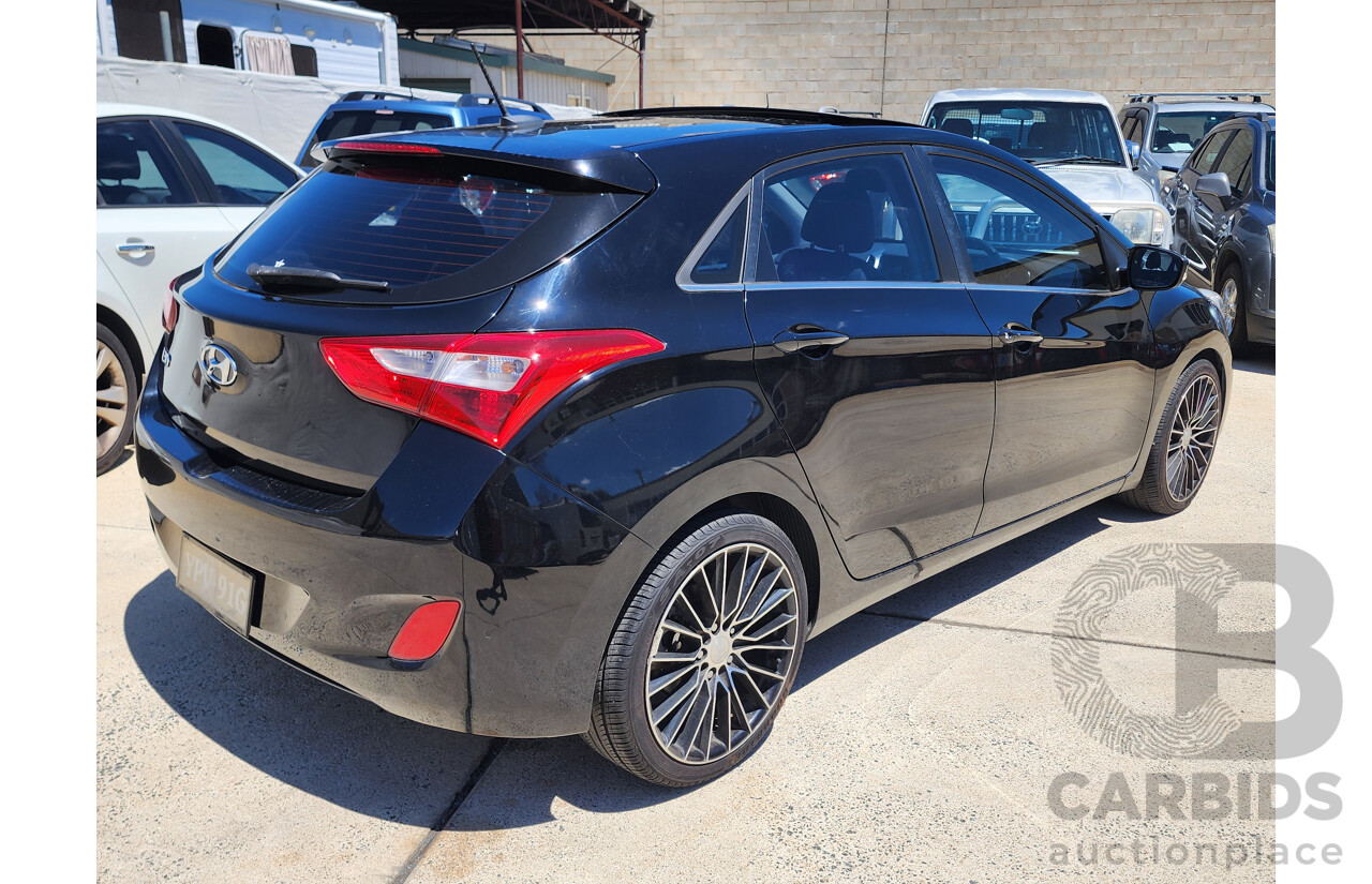 10/2014 Hyundai i30 Premium GD MY14 5d Hatchback Black 1.8L