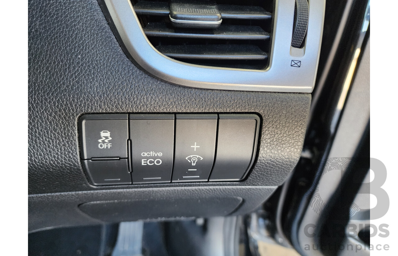 10/2014 Hyundai i30 Premium GD MY14 5d Hatchback Black 1.8L