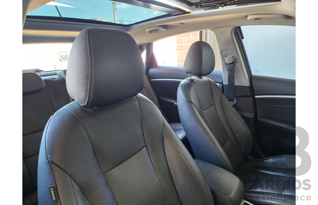 10/2014 Hyundai i30 Premium GD MY14 5d Hatchback Black 1.8L