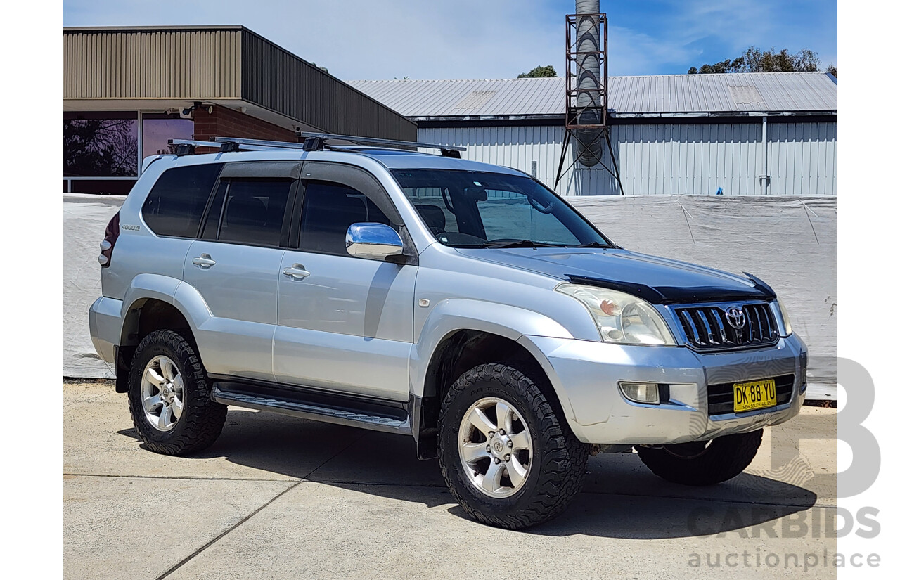 10/2004 Toyota Landcruiser Prado Grande (4x4) GRJ120R 4d Wagon Silver 4.0L