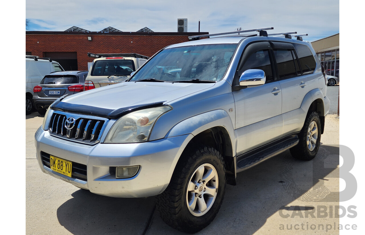 10/2004 Toyota Landcruiser Prado Grande (4x4) GRJ120R 4d Wagon Silver 4.0L