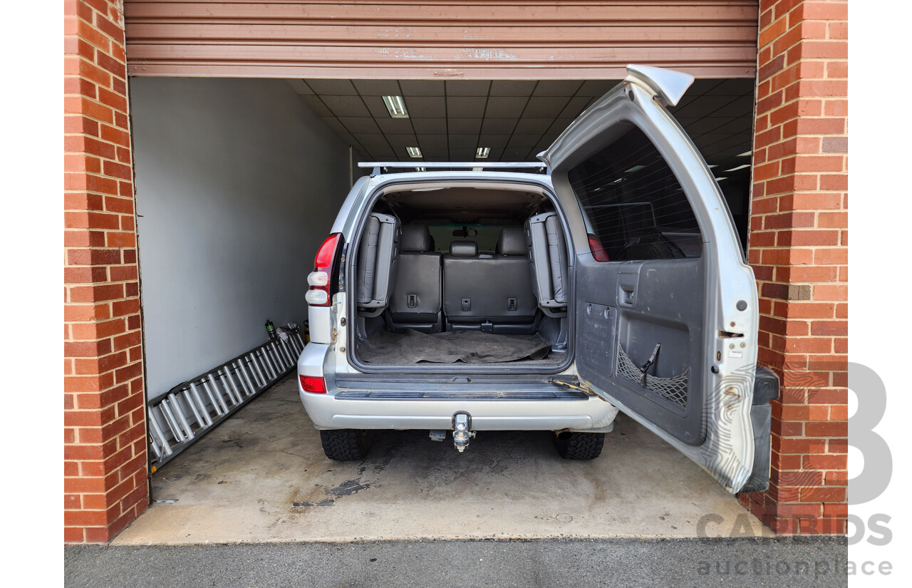 10/2004 Toyota Landcruiser Prado Grande (4x4) GRJ120R 4d Wagon Silver 4.0L