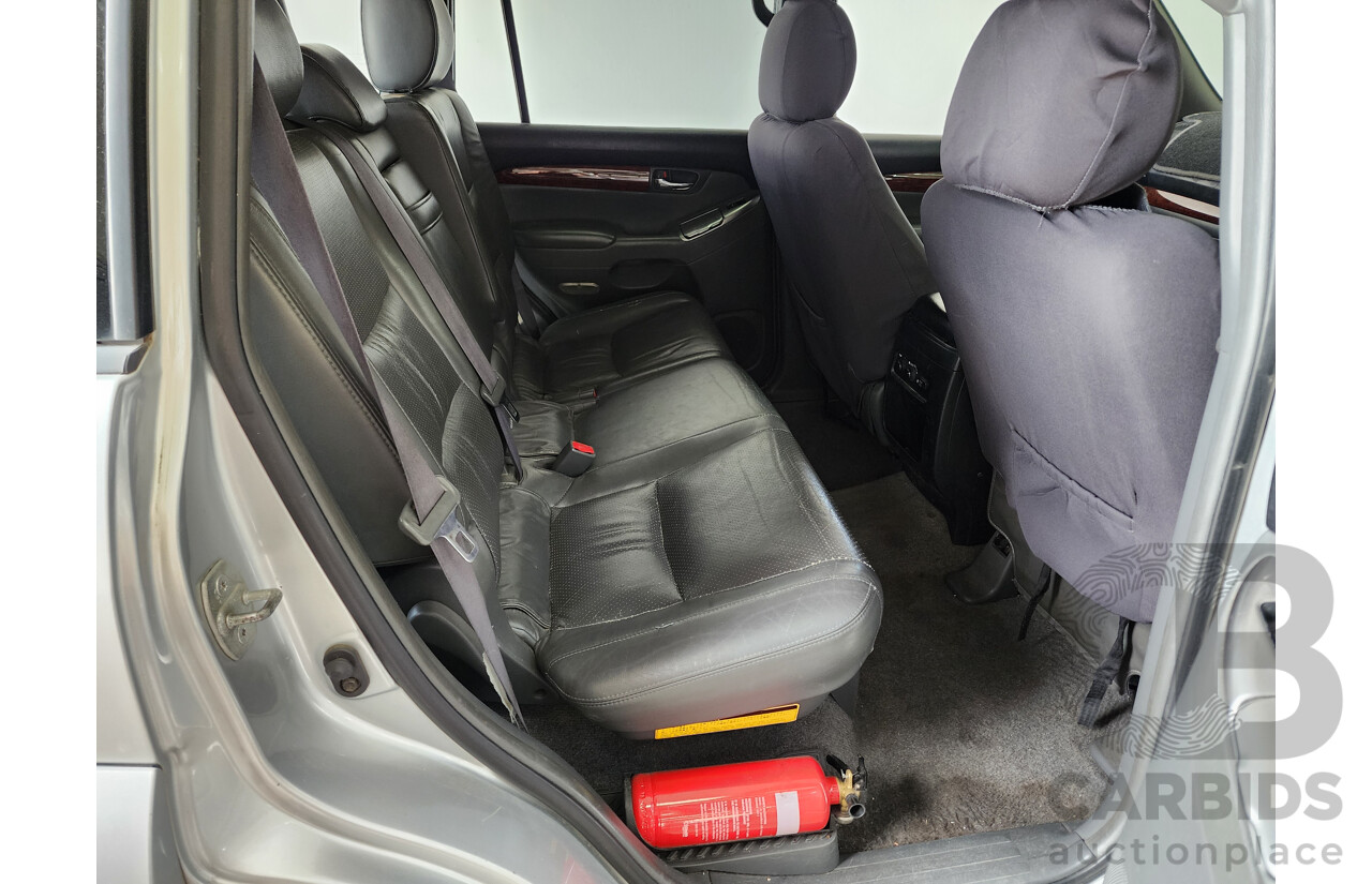 10/2004 Toyota Landcruiser Prado Grande (4x4) GRJ120R 4d Wagon Silver 4.0L