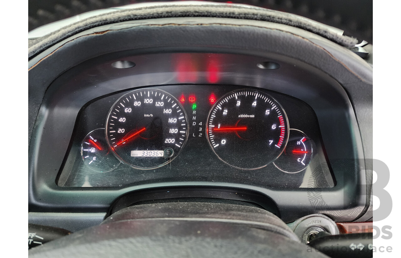 10/2004 Toyota Landcruiser Prado Grande (4x4) GRJ120R 4d Wagon Silver 4.0L