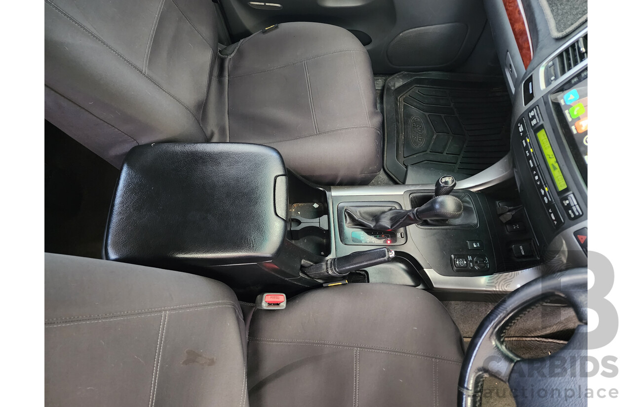 10/2004 Toyota Landcruiser Prado Grande (4x4) GRJ120R 4d Wagon Silver 4.0L