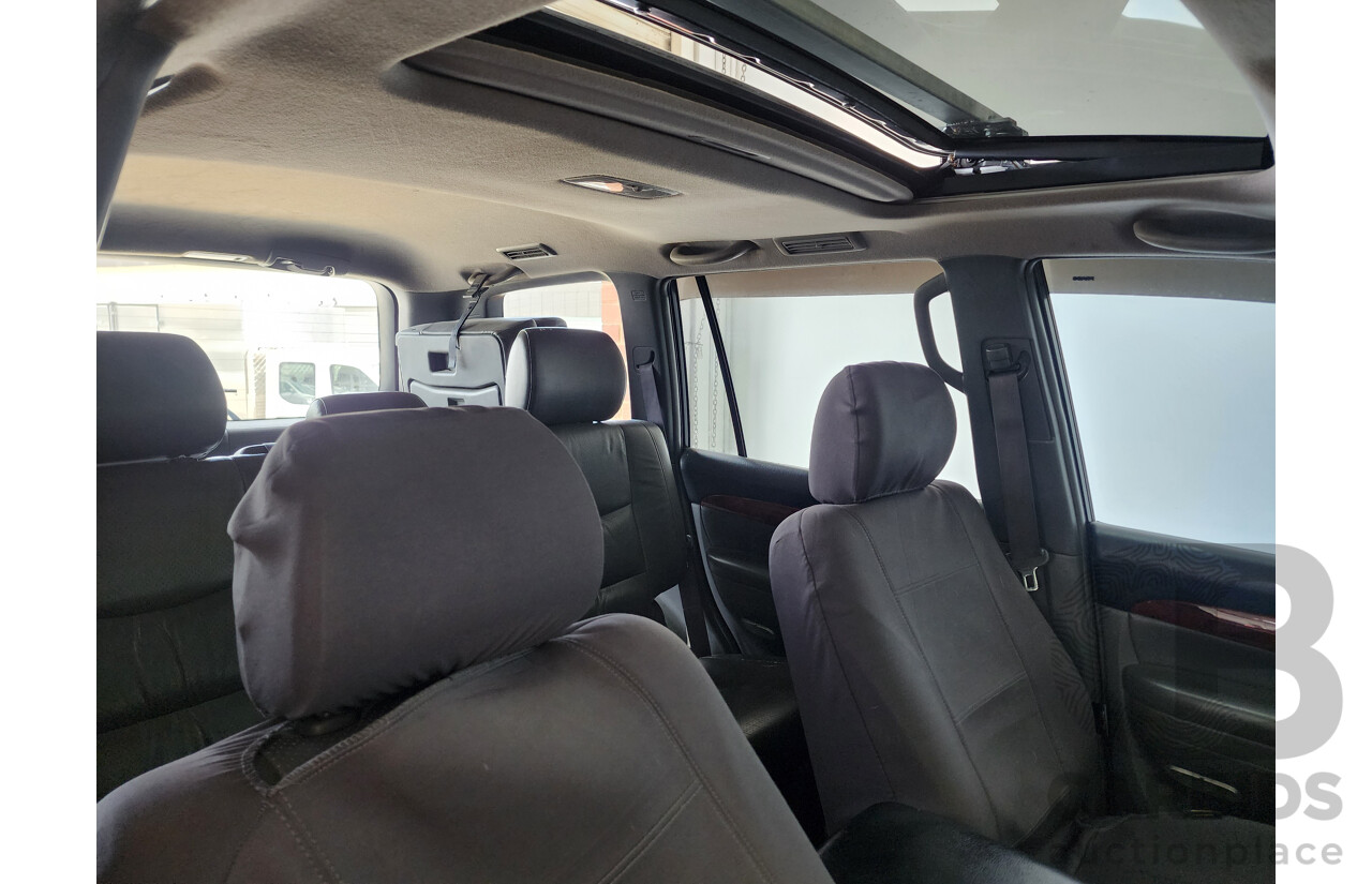 10/2004 Toyota Landcruiser Prado Grande (4x4) GRJ120R 4d Wagon Silver 4.0L