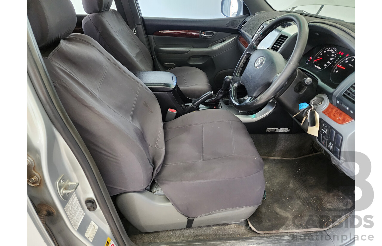 10/2004 Toyota Landcruiser Prado Grande (4x4) GRJ120R 4d Wagon Silver 4.0L