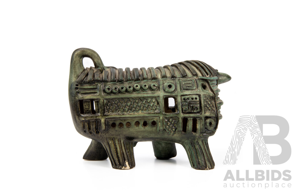 McLaren Pottery Bull Figure