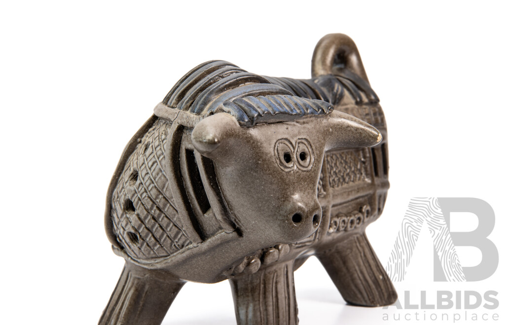 McLaren Pottery Bull Figure