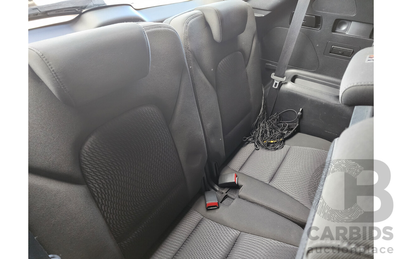 10/2016 Hyundai Santa Fe Active CRDi (4x4) DM SERIES II (DM3) 4d Wagon White 2.2L