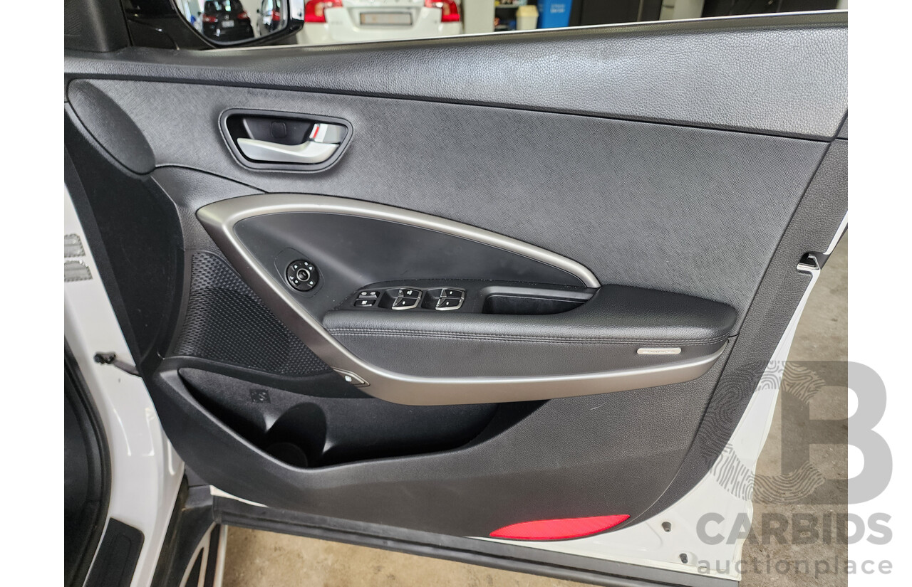 10/2016 Hyundai Santa Fe Active CRDi (4x4) DM SERIES II (DM3) 4d Wagon White 2.2L